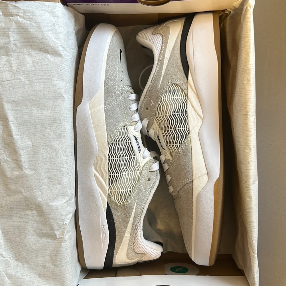 Nike SB Ishod Wair Men’s Size 10.5 (Summit White, Blanc Sommet). Worn once.